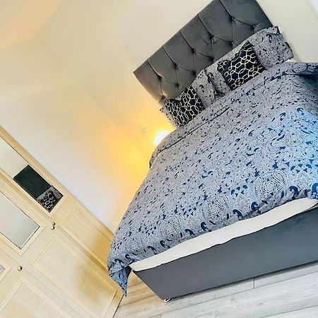Superb 2 Bedroom Apartment With Free Parking Edinburgh Ngoại thất bức ảnh