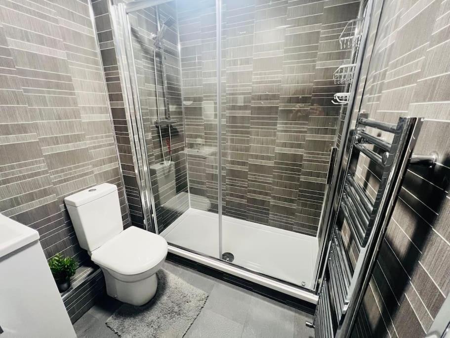 Superb 2 Bedroom Apartment With Free Parking Edinburgh Ngoại thất bức ảnh