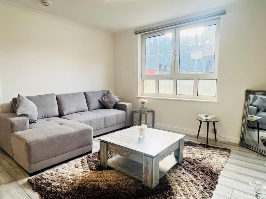 Superb 2 Bedroom Apartment With Free Parking Edinburgh Ngoại thất bức ảnh