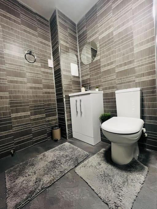 Superb 2 Bedroom Apartment With Free Parking Edinburgh Ngoại thất bức ảnh